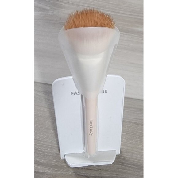 Rare Beauty Soft Pinch Blush Brush New With Box Selena Gomez - Picture 5 of 7
